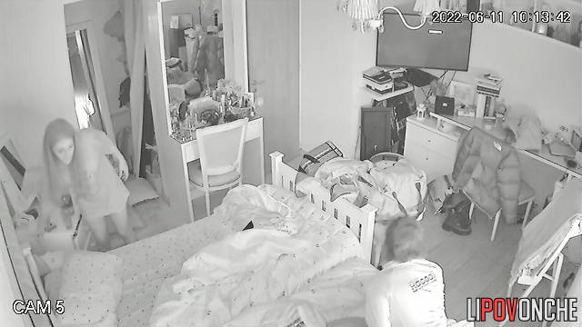 They need to leave the house in 10 minutes, spy cam