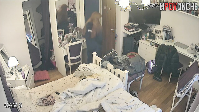 They need to leave the house in 10 minutes, spy cam