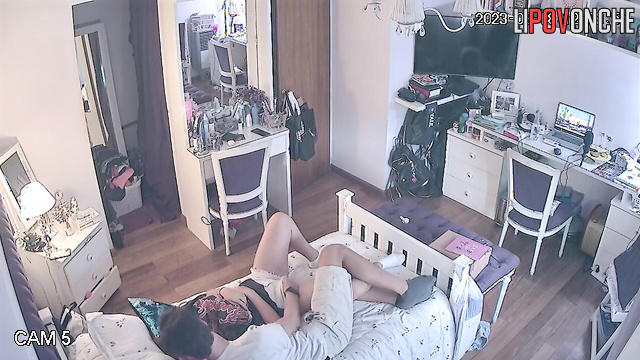 Boyfriend climbed into her panties, it was so sweet