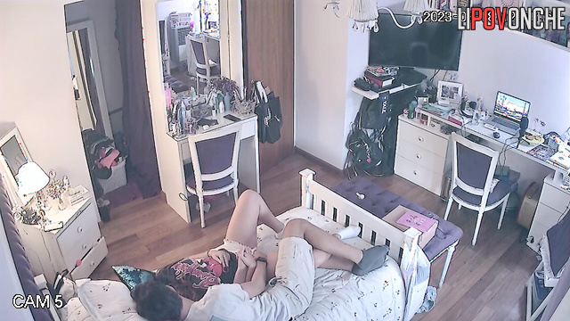 Boyfriend climbed into her panties, it was so sweet