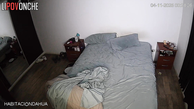 Babe lay there and did nothing while he fucked her