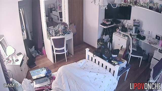She doesn't play on the computer, she masturbates hot