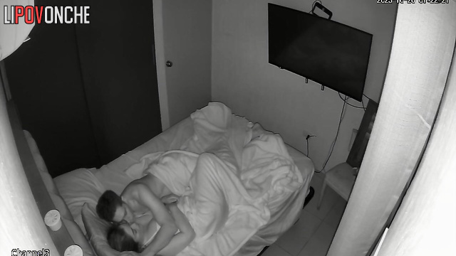 Horny boyfriend had set up a spy camera in advance to film their sex