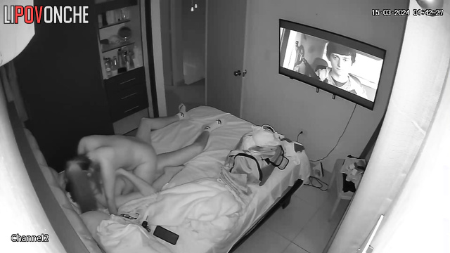 Boyfriend loves to fuck her in doggystyle and missionary
