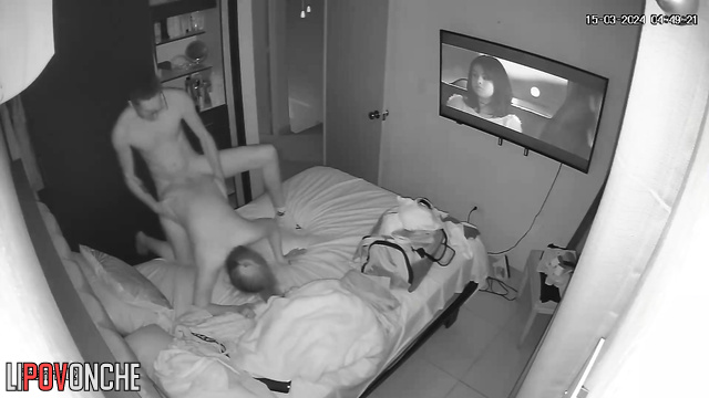 Boyfriend loves to fuck her in doggystyle and missionary