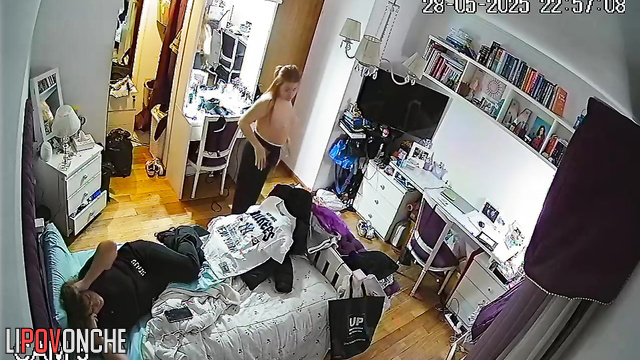Girl with nice tits changes her clothes in front of relative