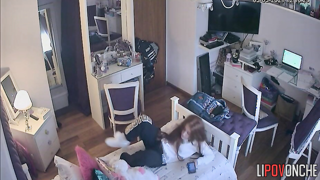 This girl uses every ability to play with pussy when she is alone