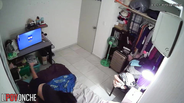 Juicy Latina shows her boobs while talking to her boyfriend (sex video call)