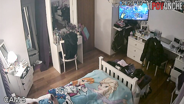 Before going to sleep she has a very hot sexting with her boyfriend