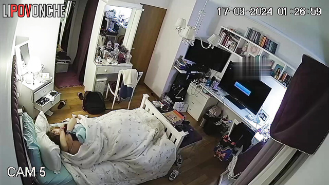 She invited her boyfriend and you can see their first sex on camera