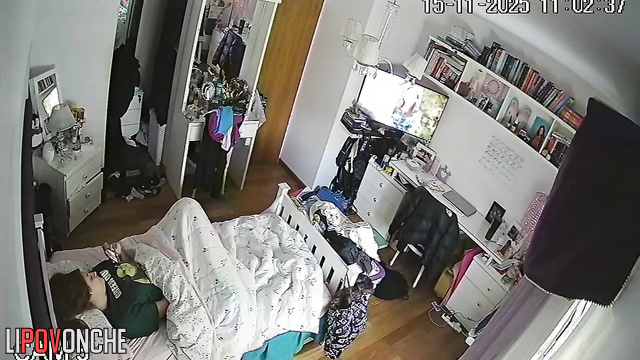 The redheaded cutie woke up and decided to play with her hot pussy for a bit