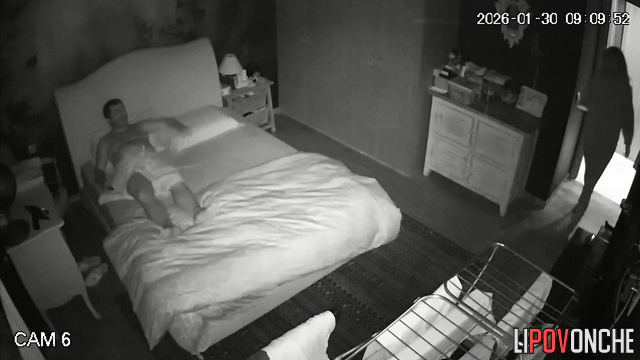 Skinny wife gave her husband a blowjob while he was relaxing after a shower