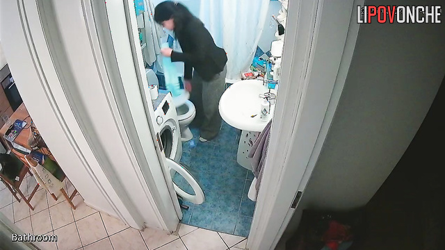 When she got home, the businesswoman ran to the bathroom to pee