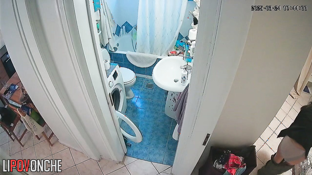 When she got home, the businesswoman ran to the bathroom to pee