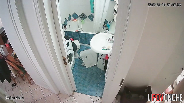 This gorgeous beauty showed off her sexy butt on camera before taking a shower