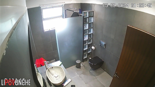To take a pregnancy test, a pretty, skinny beauty pees into a small tub