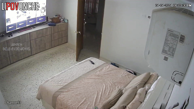 Bald mature guy loves entering her in doggystyle