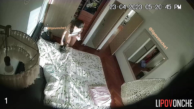 Man jerking off on her hot masturbation / watch now