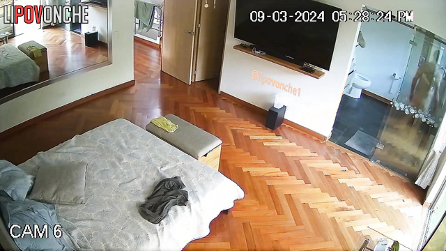 Cute stepdaughter gave a luxurious blowjob to her elderly stepfather