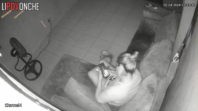 A husband caught his overweight wife watching porn and made her give him a blowjob