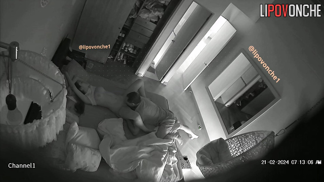 A tender husband brings a fit beauty to orgasm with amazing cunnilingus