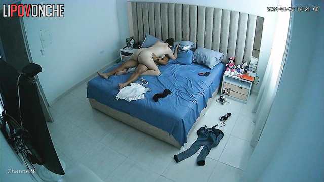 The man was seduced by the sexy body of his naked wife lying in bed