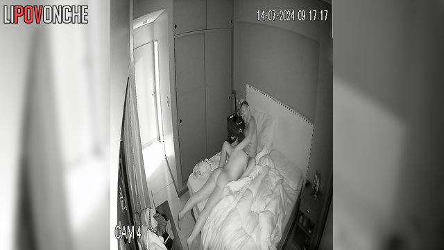 Husband fucks his wife after work to relieve stress