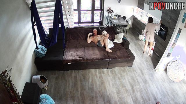 Pregnant lady chilling with her husband without panties