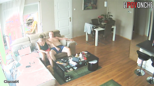 Old fart cumed right in her mouth (married couple had fun)
