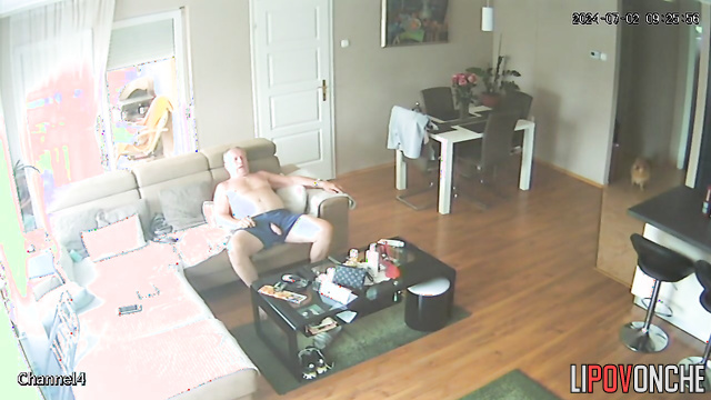 Old fart cumed right in her mouth (married couple had fun)