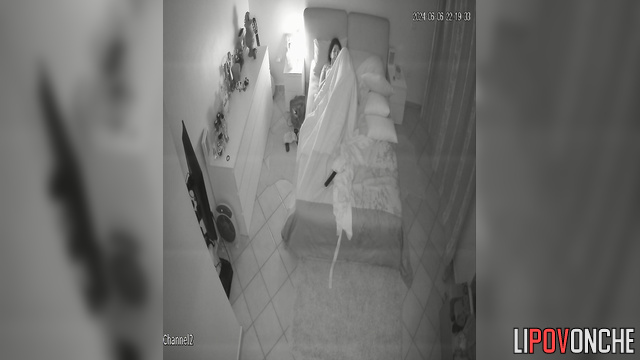 Awesome pleasure under the blanket / her night solo