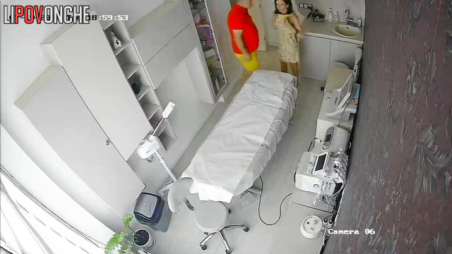 Cunnilingus and fuck on the massage table (public video)