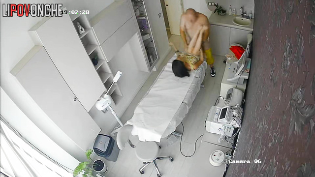 Cunnilingus and fuck on the massage table (public video)