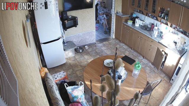 Guy asked her to shave his head / hidden camera, look