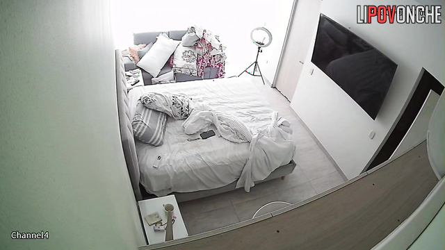 Babe woke up and didn't know what to do - solo video