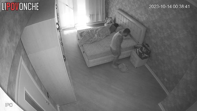 He decided to lift her mood with morning sex - bedroom camera