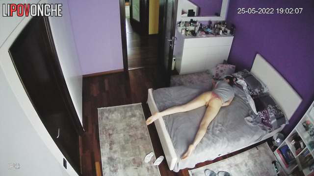 Long-legged girl masturbating on the bed right now