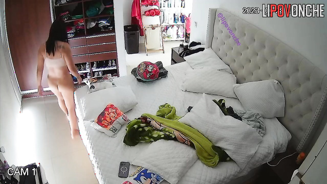 While texting with her boyfriend, many eyes are watching her