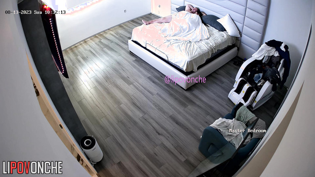 Incredible surprise for her chubby boyfriend under the blanket