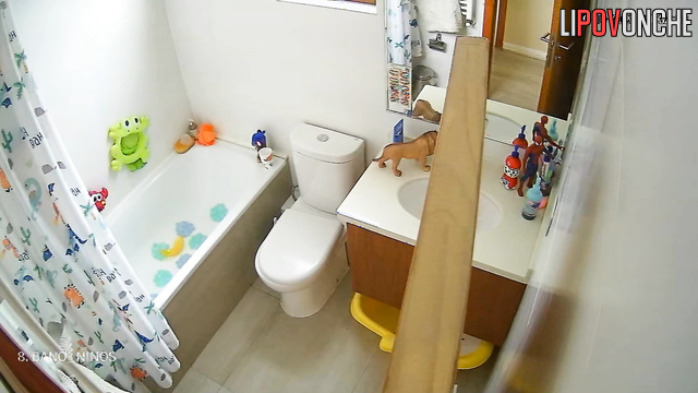 Stranger watched her pee - bathroom hidden camera