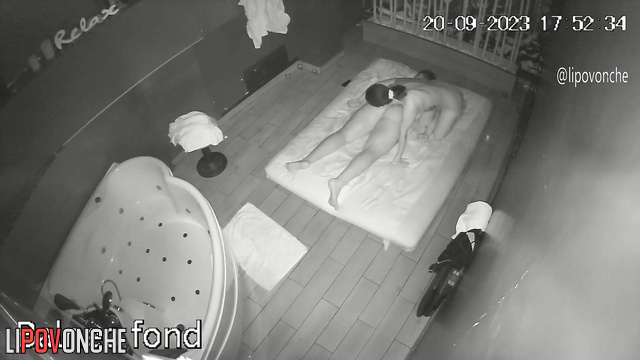 His wife couldn't even imagine that he went for an naked massage