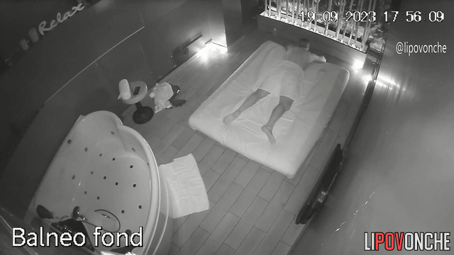 Only in this salon you can get such service, spy cam