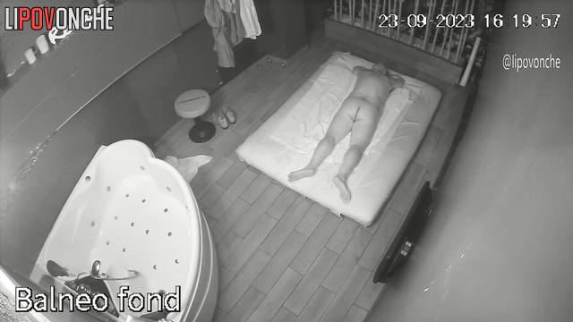 Couple kissed sweetly after naked massage, spy camera