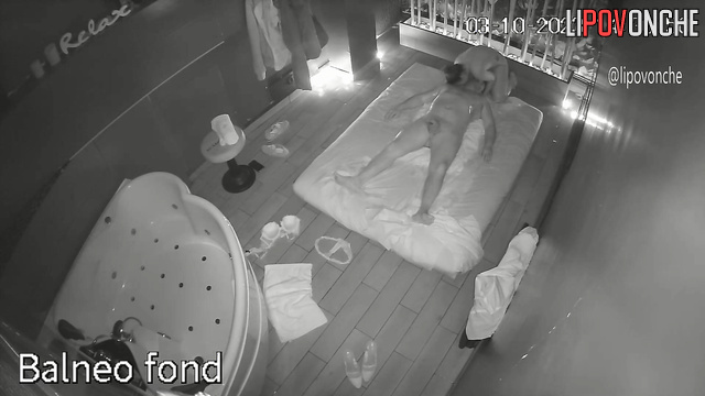 Naked massage between spouses (this should refresh their relationship)