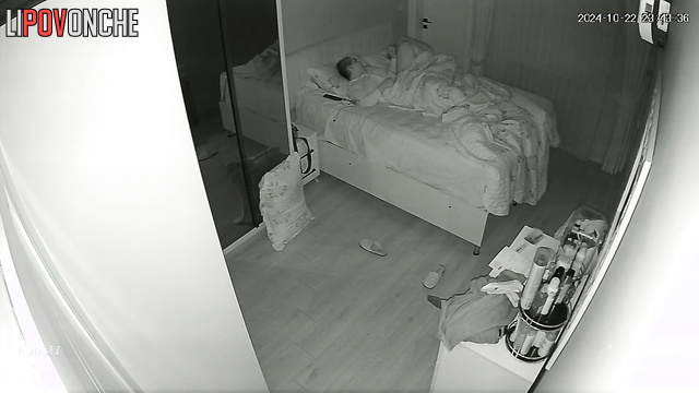 Bearded man fucked a woman on the bed and cummed inside