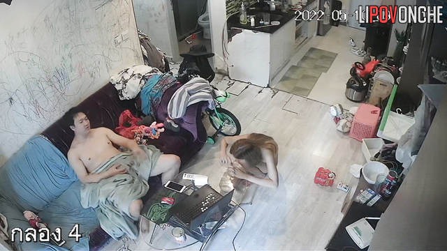 Couple is going to smell some powder (living room cam)