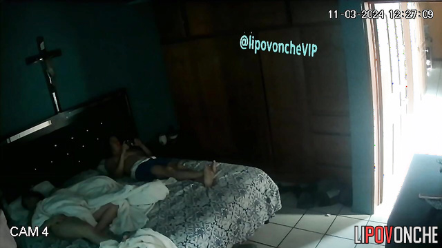 She always pleases her husband with blowjob after dinner