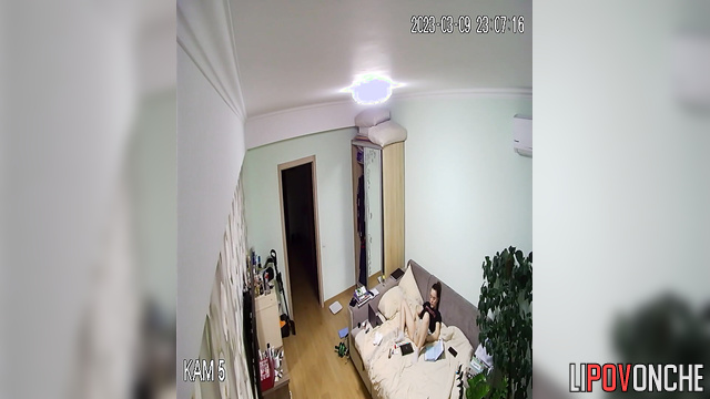 Modest babe felt like a porn star and got a vivid orgasm