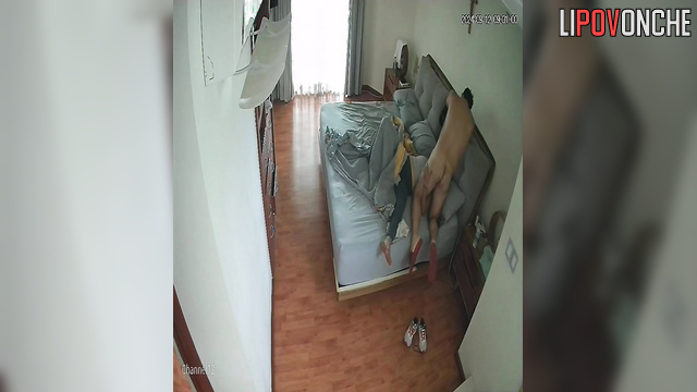 Man can't get past his wife without letting her suck his cock
