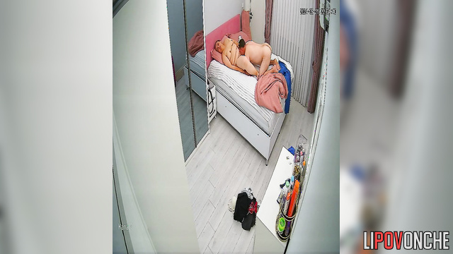 Grateful husband eats a woman's pussy & roughly fucks her before bedtime
